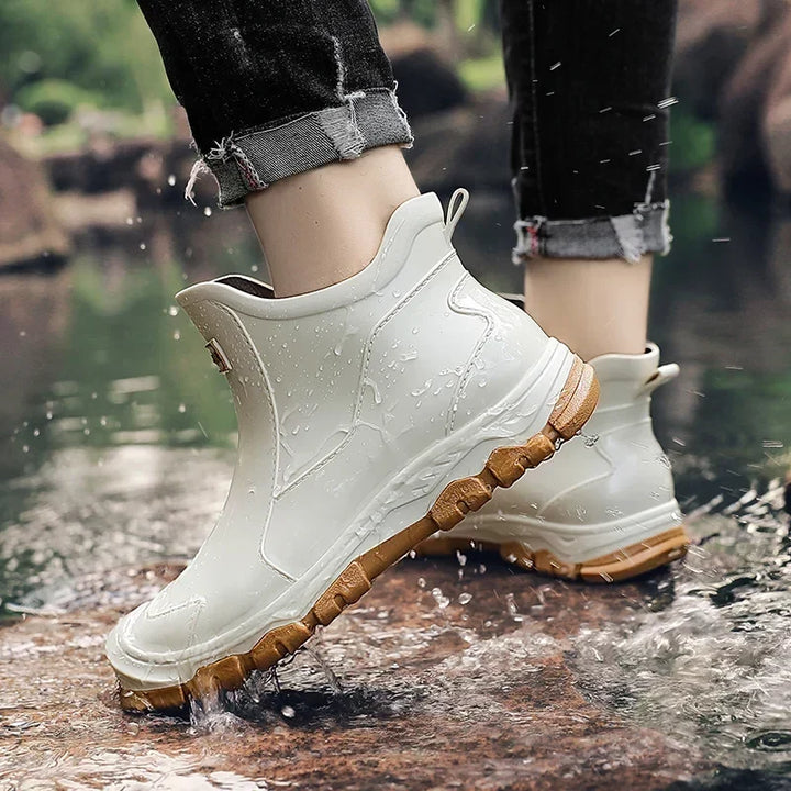 Black Women's Cowboy Boots for Everyday Wear (6)