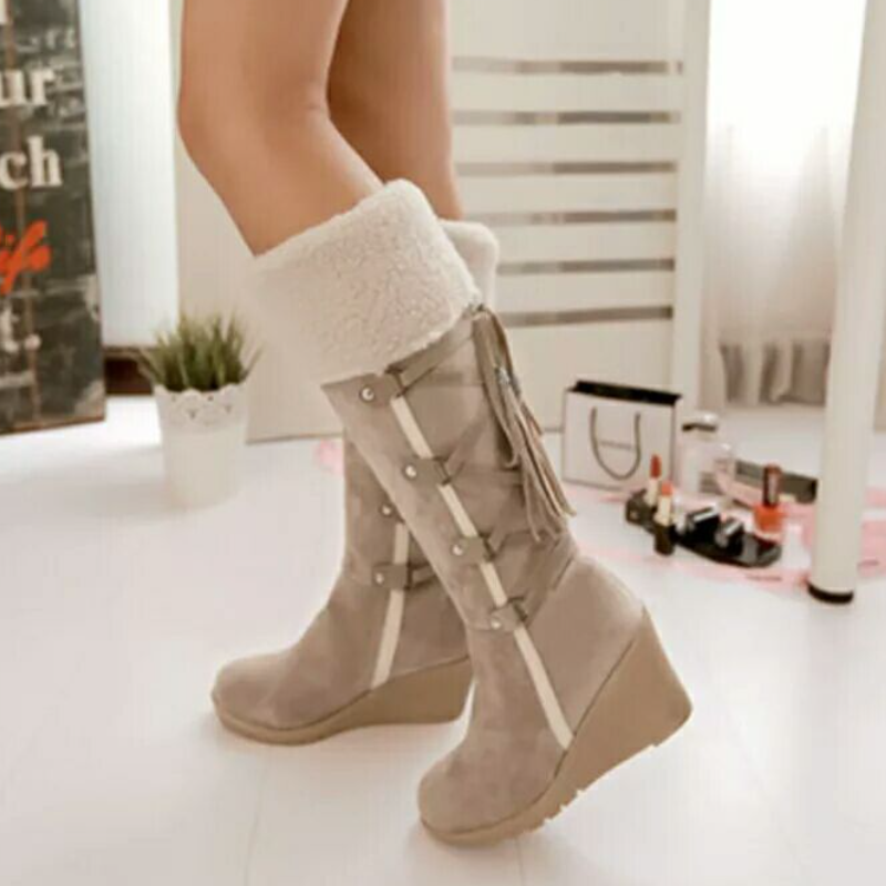 Comfortable Women's Black Boots for Everyday Wear in Beige 1