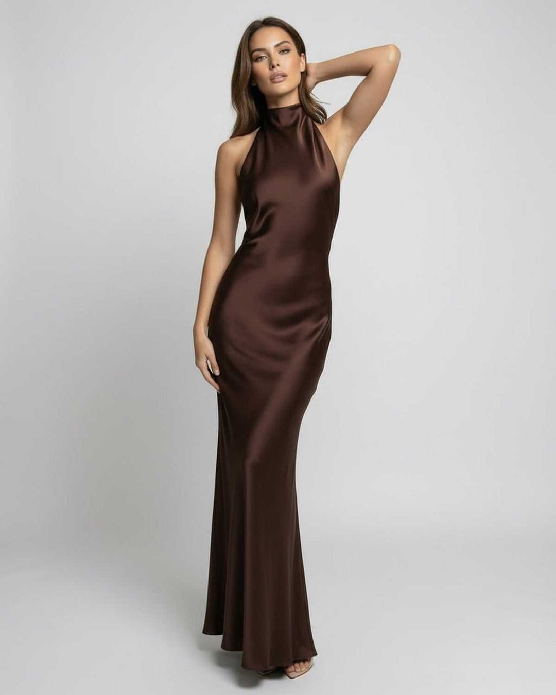 Damska satynowa sukienka halter maxi (3)