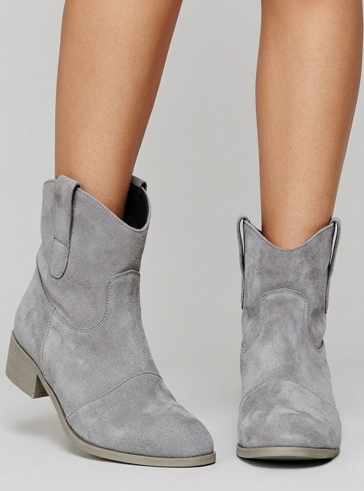 Knee High Boots in Modern Ranch Style in Grey