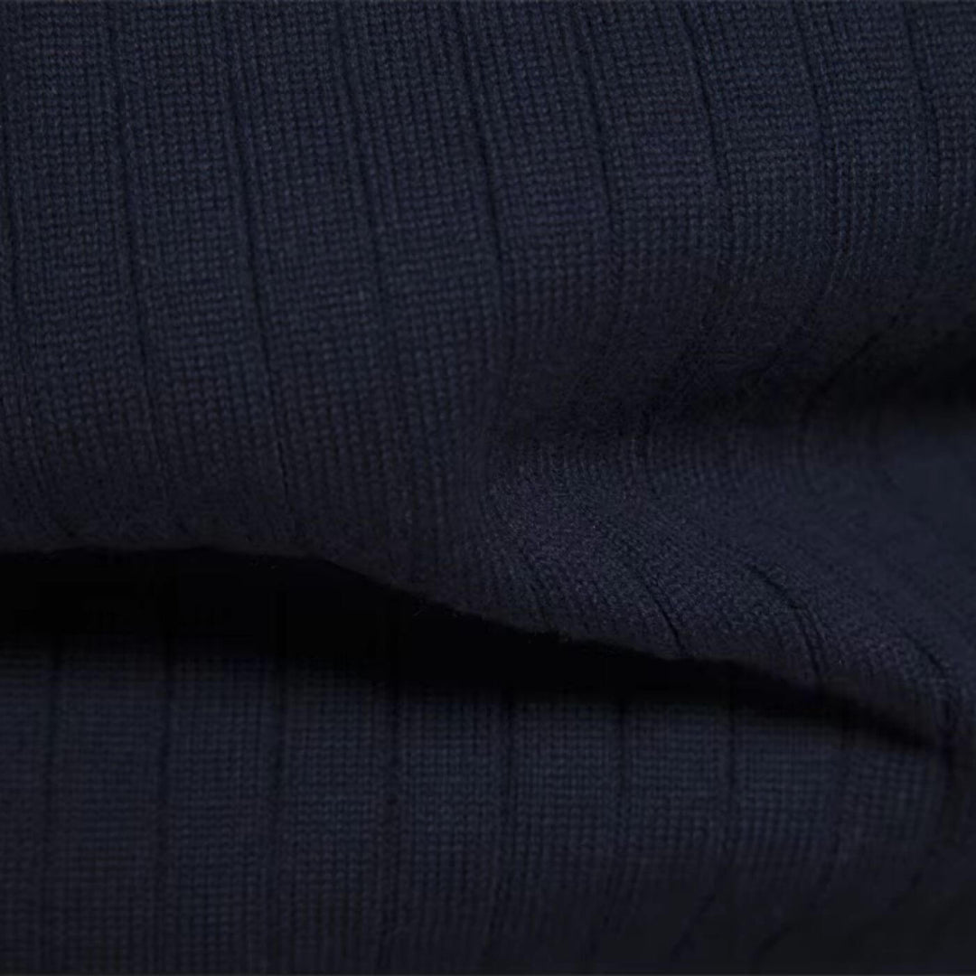 Men's Christmas Sweater with Structured Fit (9)