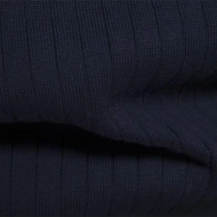 Men's Christmas Sweater with Structured Fit (9)