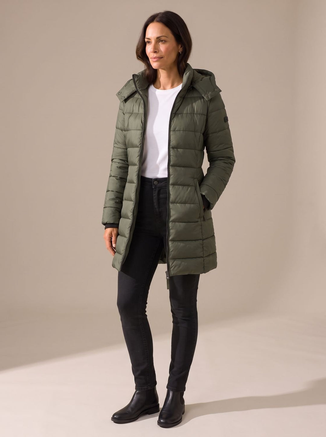 Quilted women's long puffer coat with hood in Green