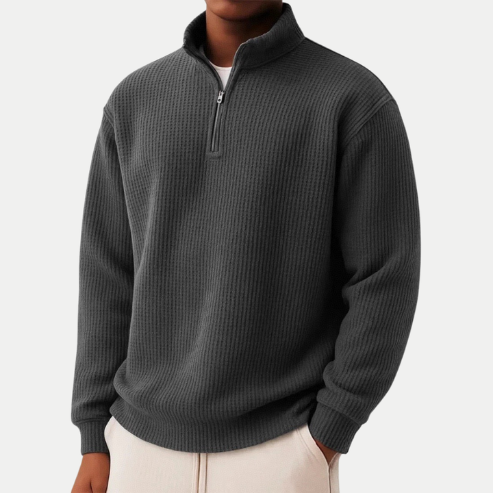 Streamlined Mens Jumper for Casual Comfort in Black