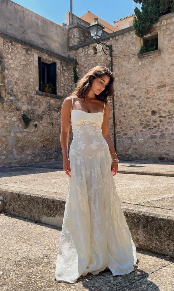 Weißes trendiges Maxi-Sommerkleid Wedding guest w kolorze Biały 1