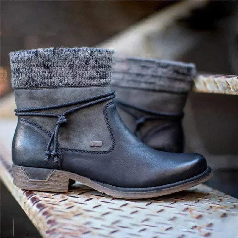 Women's Black Vintage-Inspired Ankle Boots for Autumn in Black