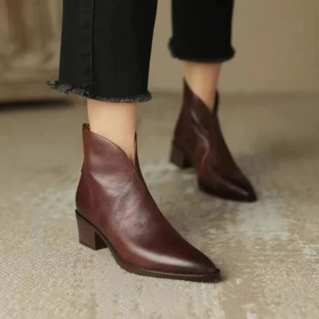 Women's Brown Boots with Low Heel in Brown