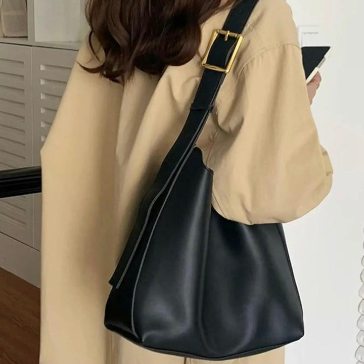 Women's Elegant Buckle Tote for Everyday Wear (5)