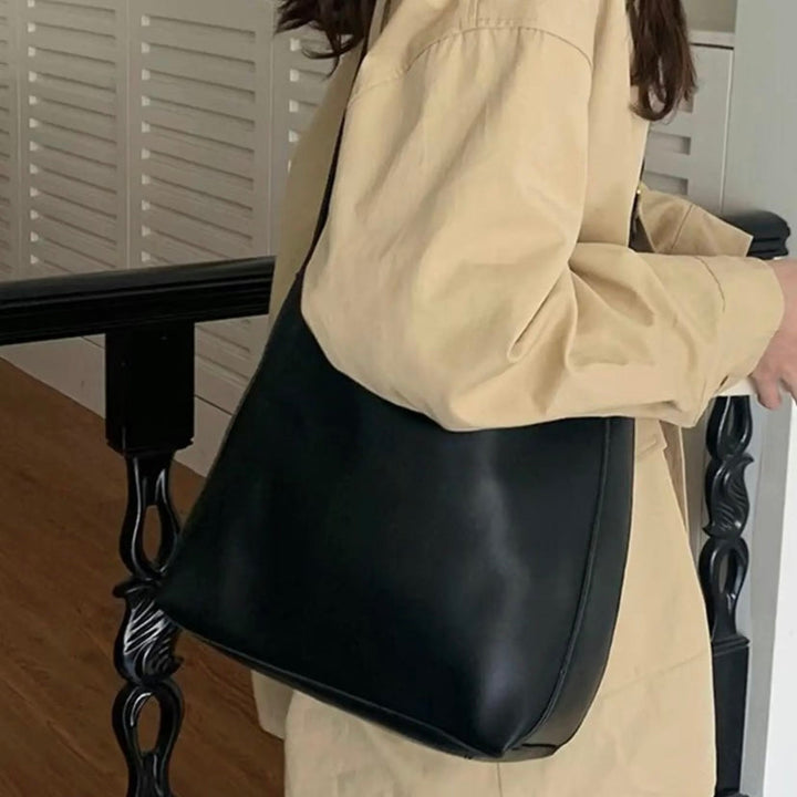 Women's Elegant Buckle Tote for Everyday Wear (6)