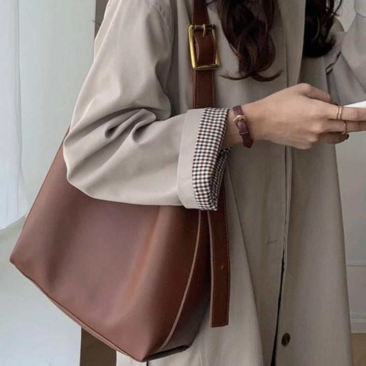 Women's Elegant Buckle Tote for Everyday Wear (8)