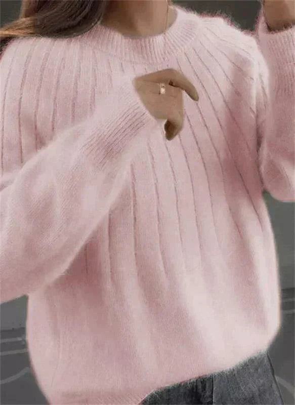 Women's Elegant Cashmere Sweater for Autumn in Light Pink