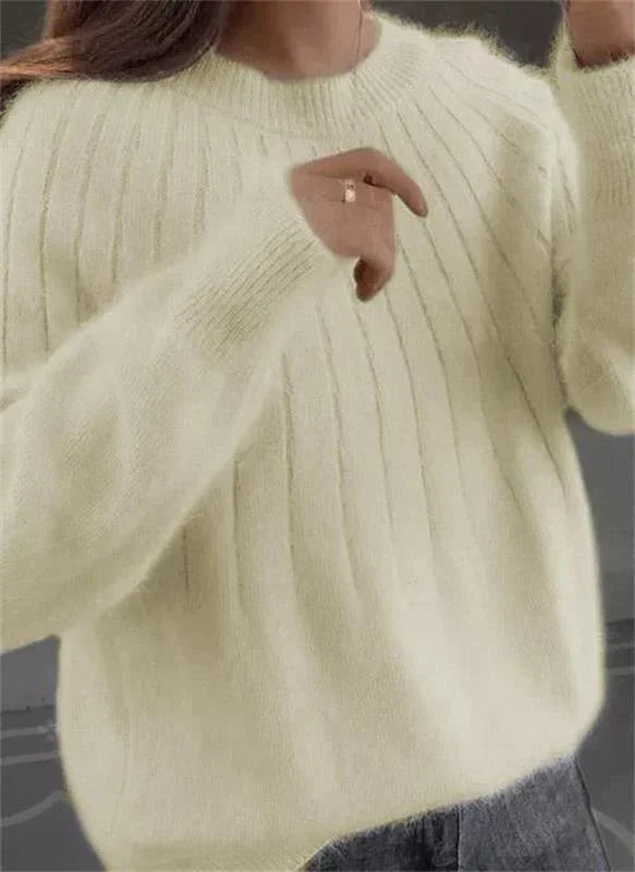 Women's Elegant Cashmere Sweater for Autumn in Light Yellow