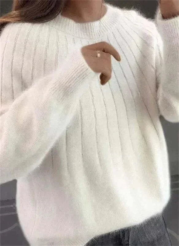 Women's Elegant Cashmere Sweater for Autumn in White