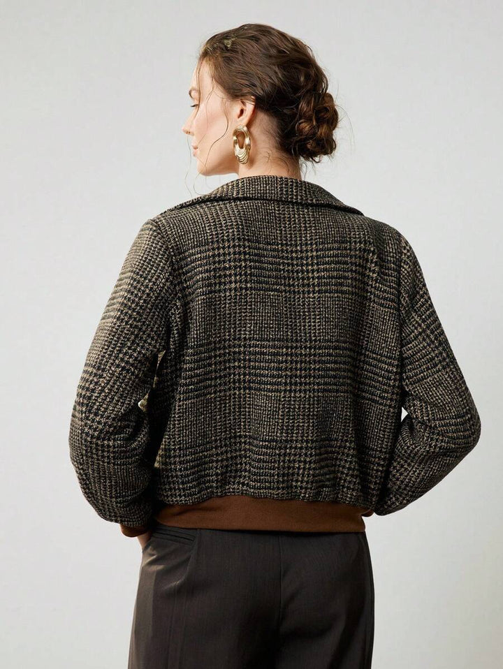 Women's Modern Cropped Tweed Jacket for Autumn (4)