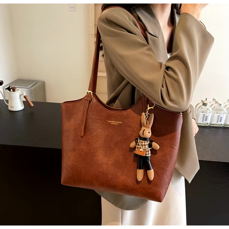 Women's Organized Tote Bag for Everyday Carry (9)
