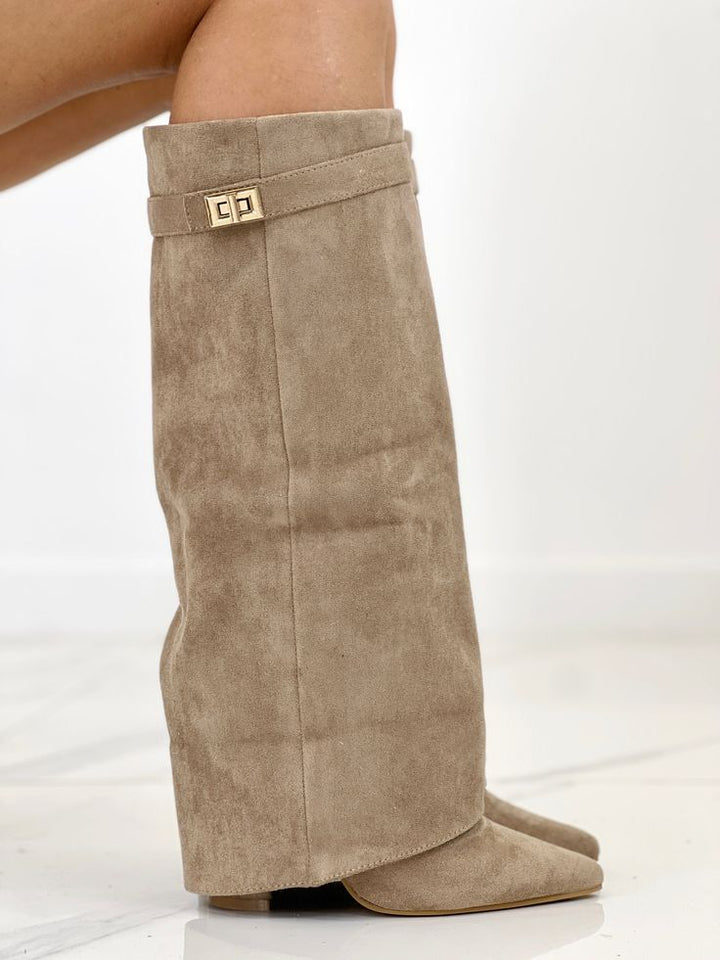 Women's Sleek Knee High Boots in Leather (6)